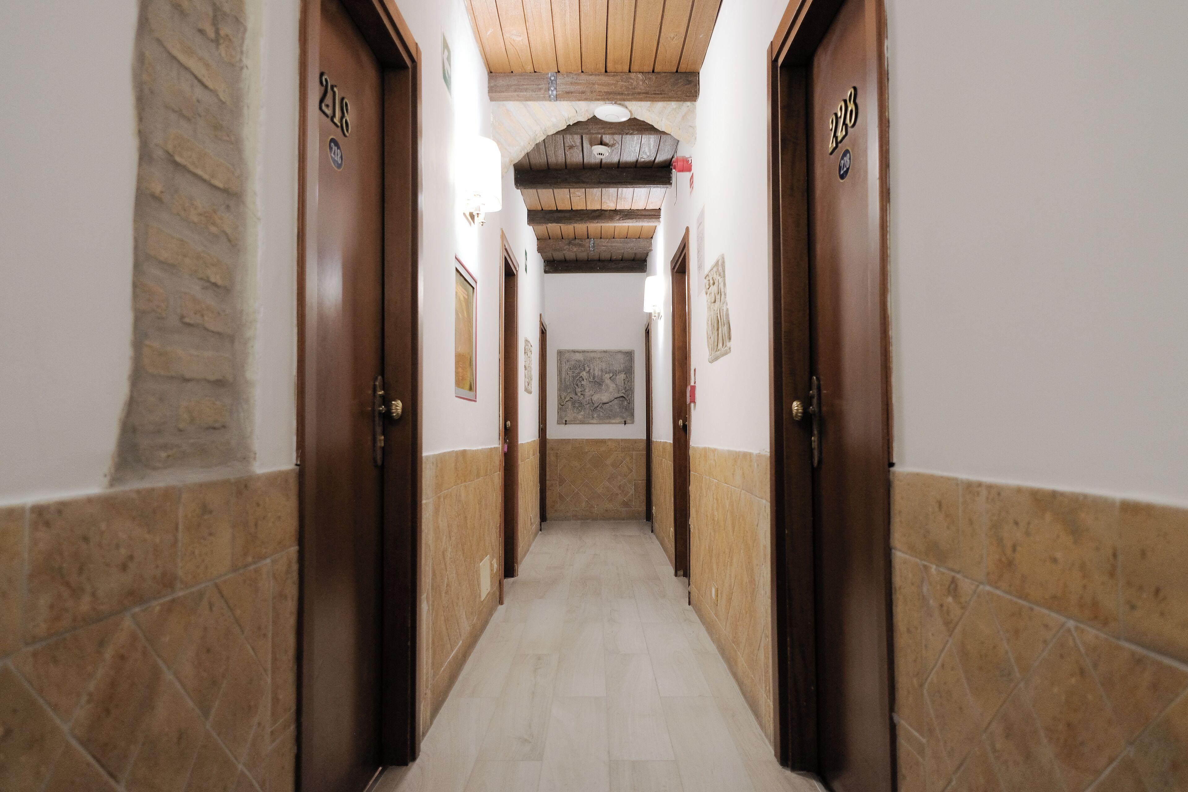 Hotel Alex Square — Photos 1